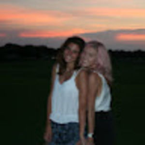 Meet your Posher, Caroline